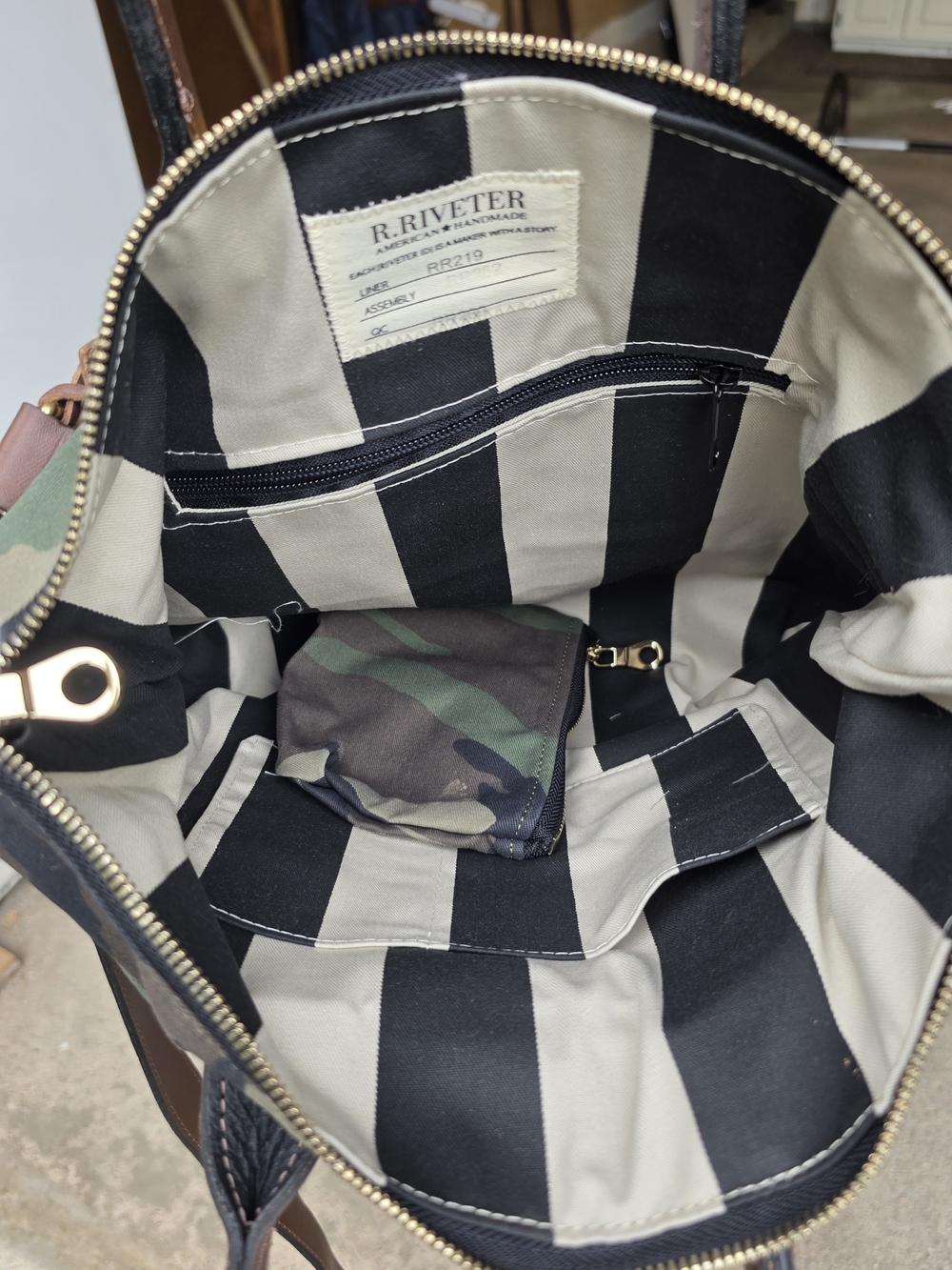 R. Riveter Bag Camo Canvas - Picture 3 of 3